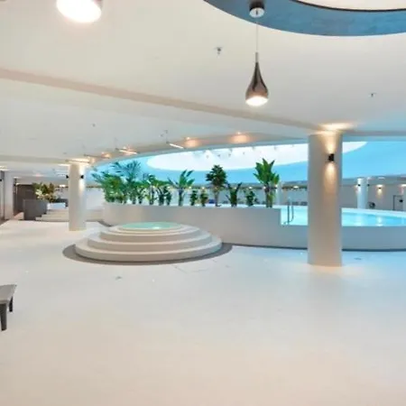 Hanza Tower Downtown 22 Pool & Jacuzzi Appartement